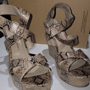 Chinese Laundry Beige Snakeskin Wedges